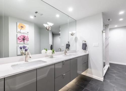 Floating-Cabinets-in-Soft-Modern-Master-Bathroom-in-Toronto-High-Rise-Condo-after1